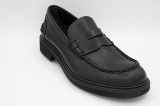 Tods Mens Leather Loafers in Black