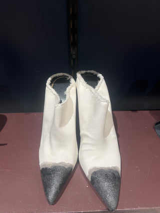 Tom Ford Archive Women’s White & Black Closed Toe Heels